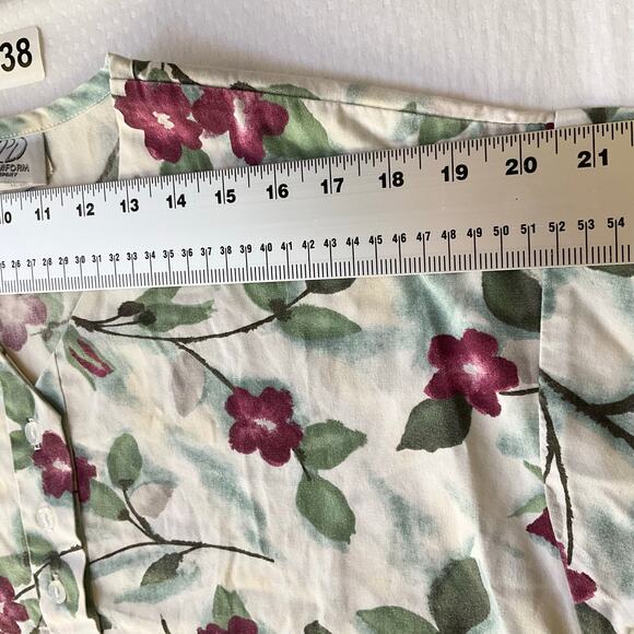 PL Uniform Women Short Sleeve Nurse Blouse size XS, Floral White Green Red - Picture 2 of 8